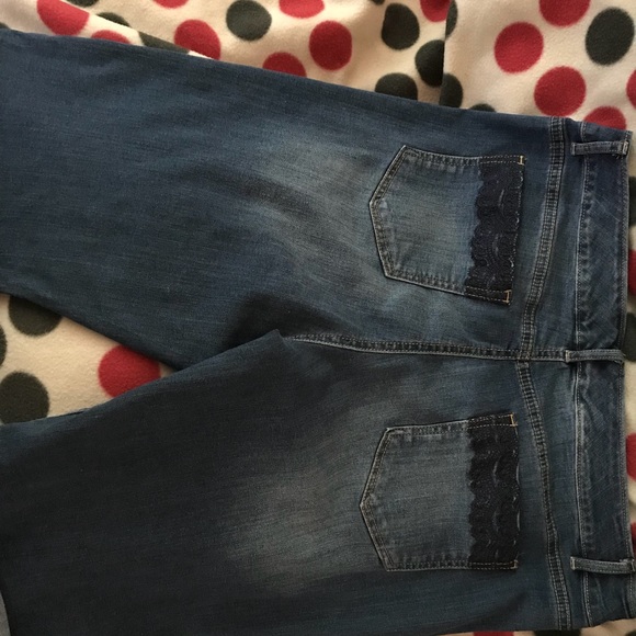 Code Blue Women’s Capri/Bermuda denim with lace - Picture 5 of 5